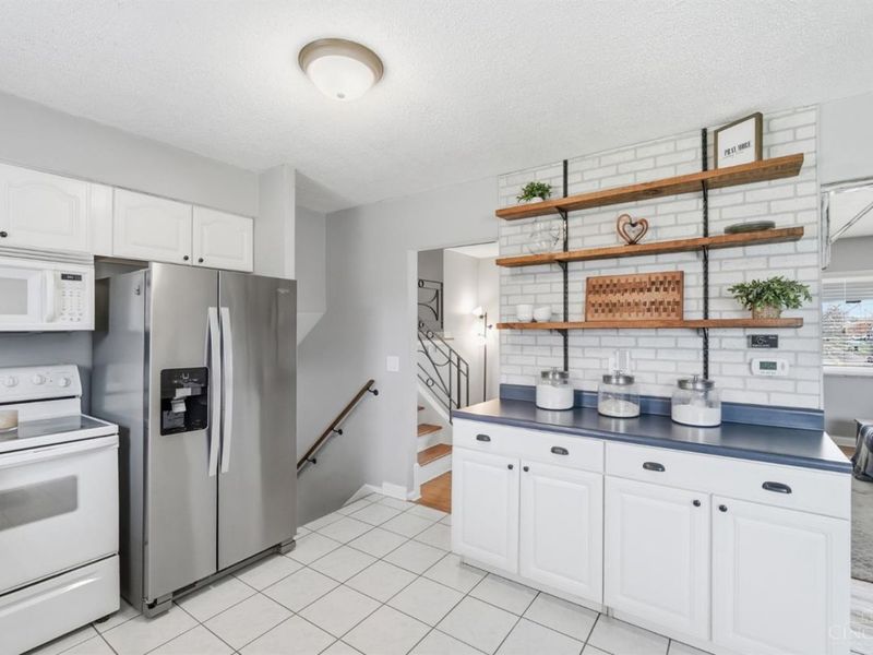 3301 Cresentview Lane, Green Township, OH 45248 Photo 11