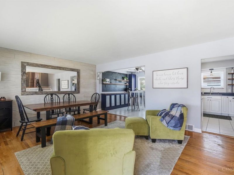 3301 Cresentview Lane, Green Township, OH 45248 Photo 5