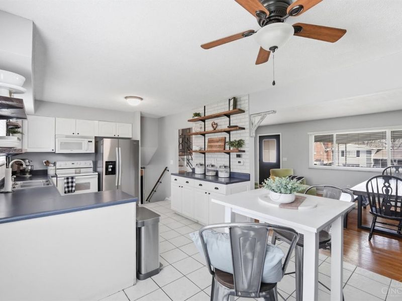 3301 Cresentview Lane, Green Township, OH 45248 Photo 7