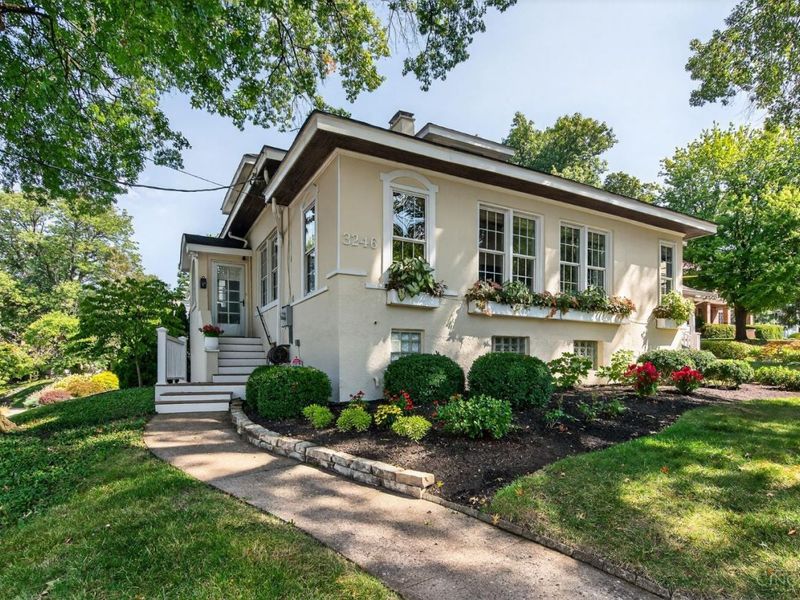 3246 Observatory Avenue, Cincinnati, OH 45208 Photo 1