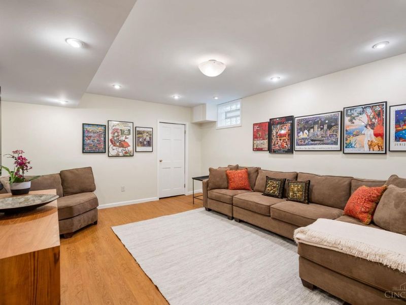 3246 Observatory Avenue, Cincinnati, OH 45208 Photo 52