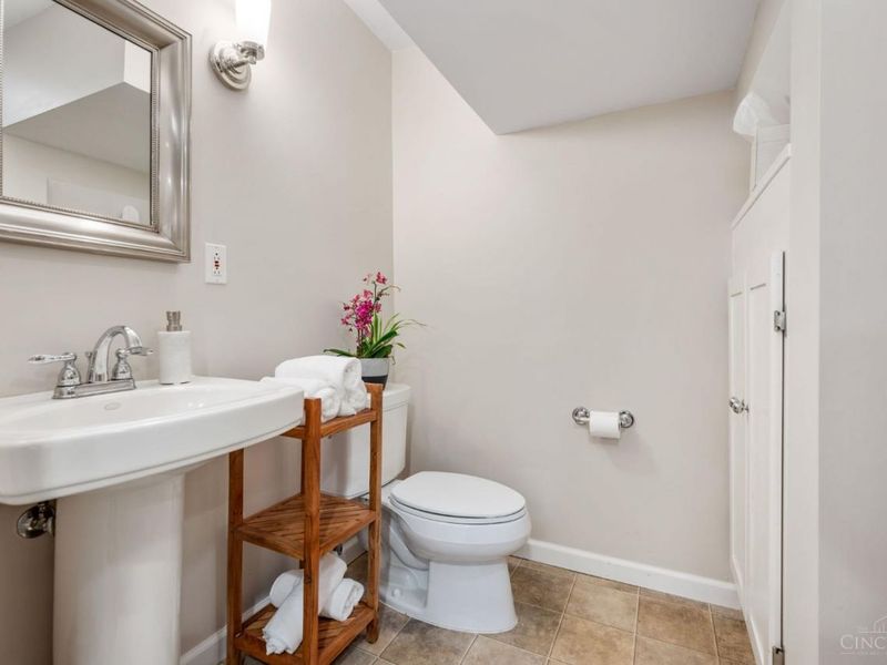 3246 Observatory Avenue, Cincinnati, OH 45208 Photo 53