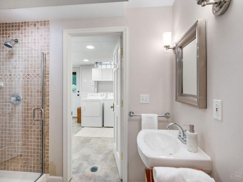 3246 Observatory Avenue, Cincinnati, OH 45208 Photo 54