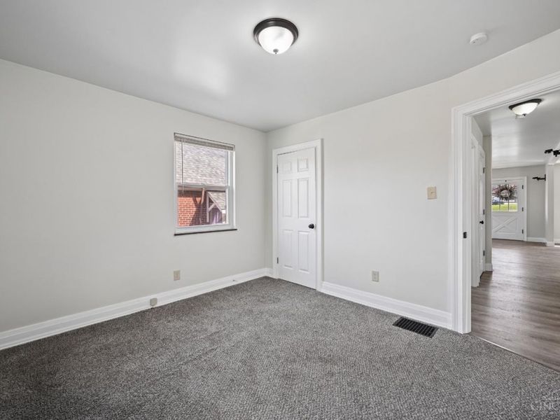 4052 Mcfarran Avenue, Cincinnati, OH 45211 Photo 16