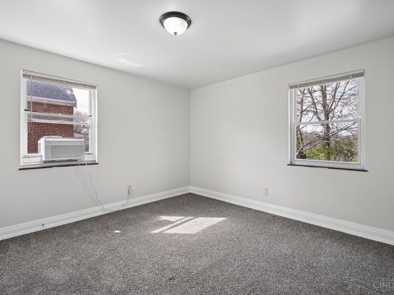 4052 Mcfarran Avenue, Cincinnati, OH 45211 Photo 17