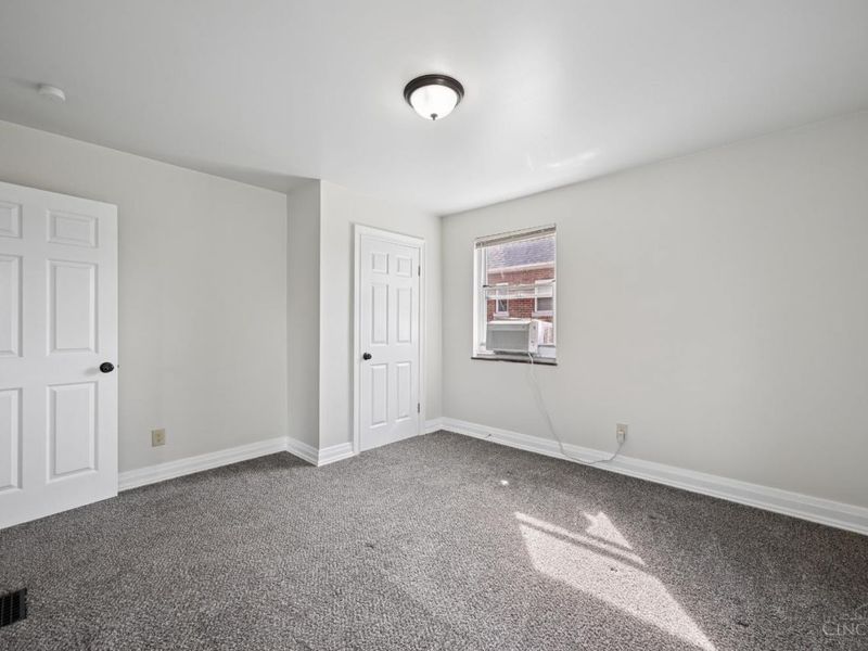 4052 Mcfarran Avenue, Cincinnati, OH 45211 Photo 19