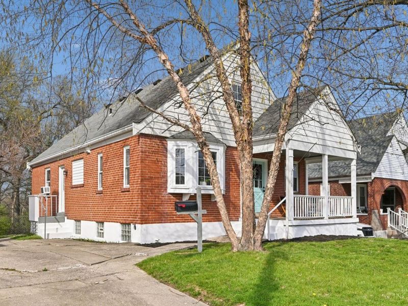 4052 Mcfarran Avenue, Cincinnati, OH 45211 Photo 2