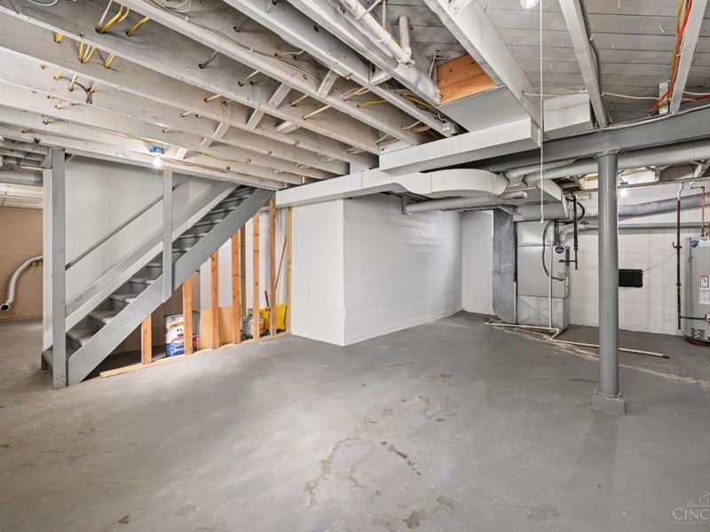 4052 Mcfarran Avenue, Cincinnati, OH 45211 Photo 31