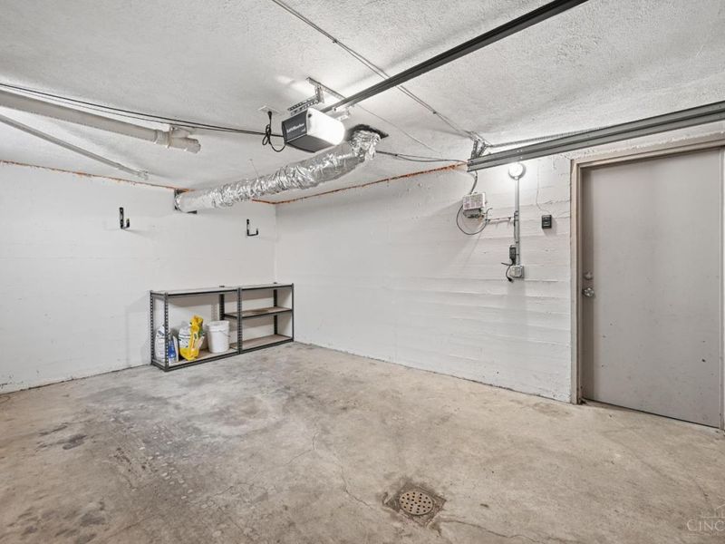 4052 Mcfarran Avenue, Cincinnati, OH 45211 Photo 32