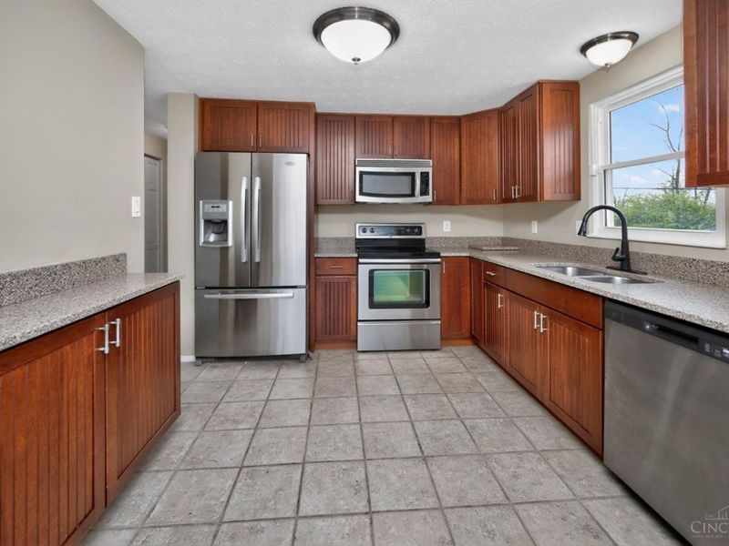 10225 Springknob Court, Colerain Township, OH 45251 Photo 17