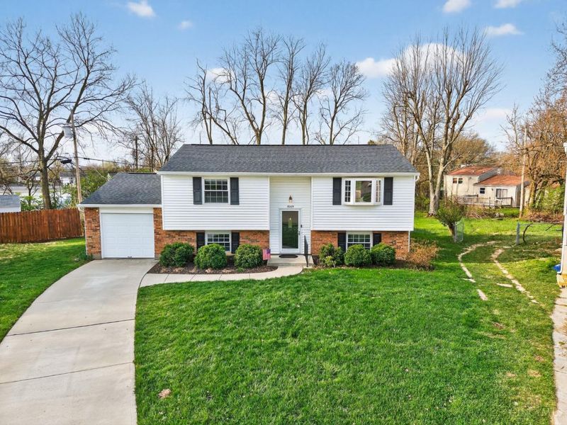 10225 Springknob Court, Colerain Township, OH 45251 Photo 2
