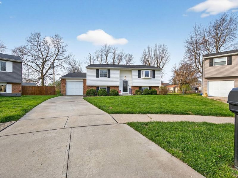 10225 Springknob Court, Colerain Township, OH 45251 Photo 4