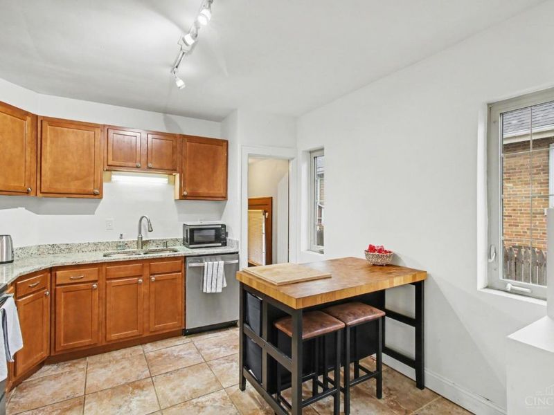 3058 Penrose Place, Cincinnati, OH 45211 Photo 11