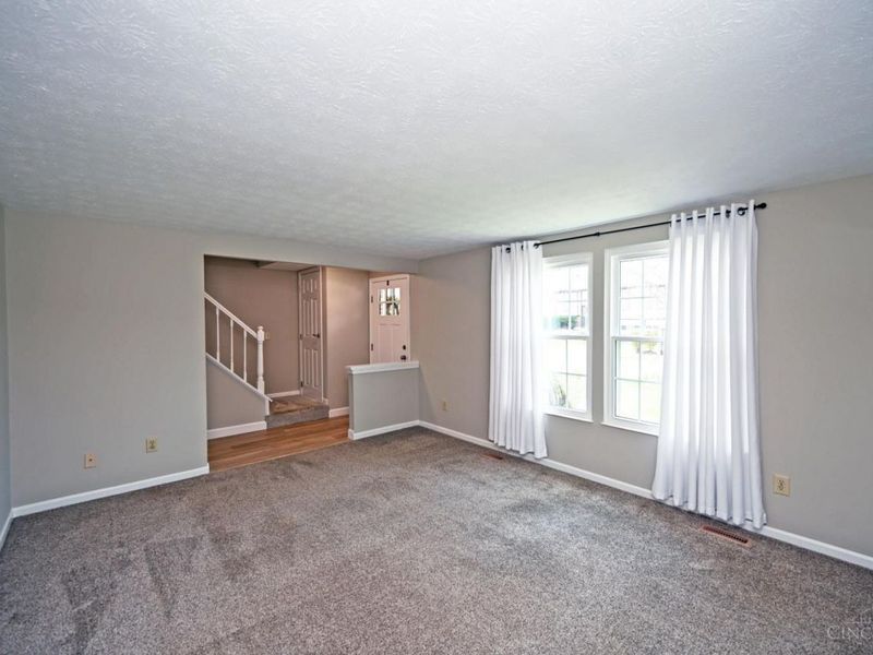 8878 Pembrooke Street, Maineville, OH 45039 Photo 7