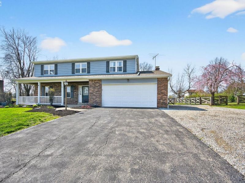 5573 Day Drive, Miami Twp, OH 45150 Photo 2