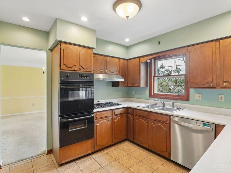 10215 Pendery Drive, Montgomery, OH 45242 Photo 14