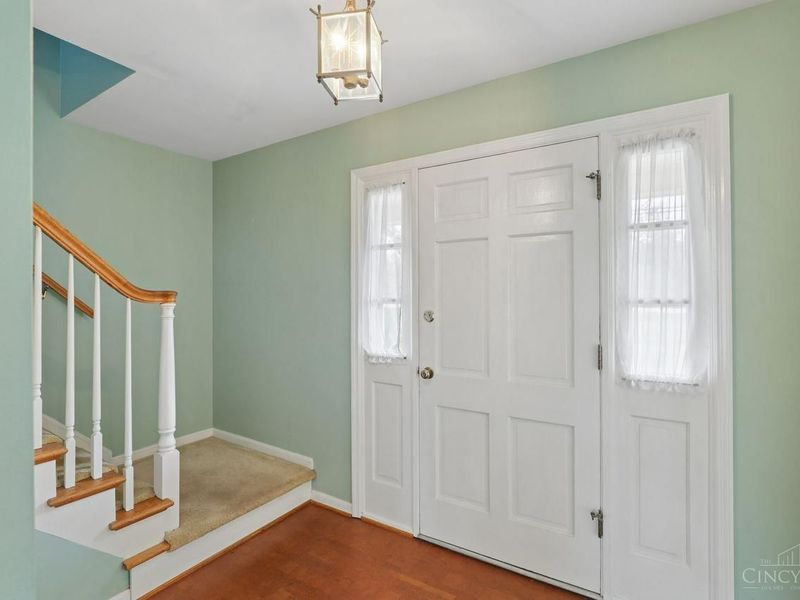 10215 Pendery Drive, Montgomery, OH 45242 Photo 3