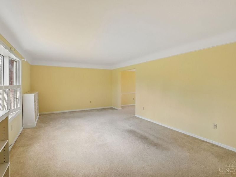 10215 Pendery Drive, Montgomery, OH 45242 Photo 4