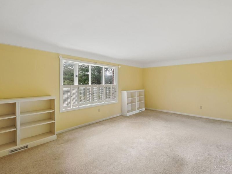10215 Pendery Drive, Montgomery, OH 45242 Photo 7