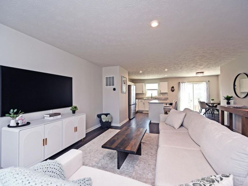 5021 Sullivans Ridge Drive, Morrow, OH 45152 Photo 6