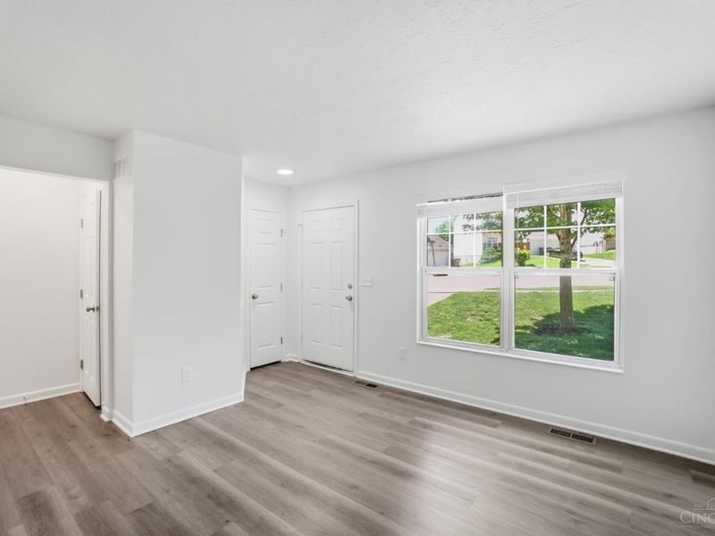 2306 Garrison Drive, Springfield Twp., OH 45231 Photo 5