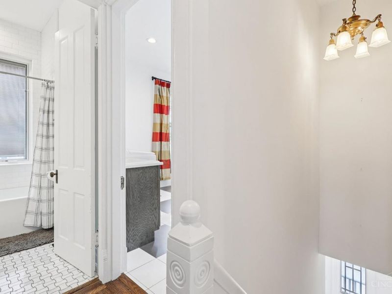 96 Woodsdale Ave, Cincinnati, OH 45216 Photo 35