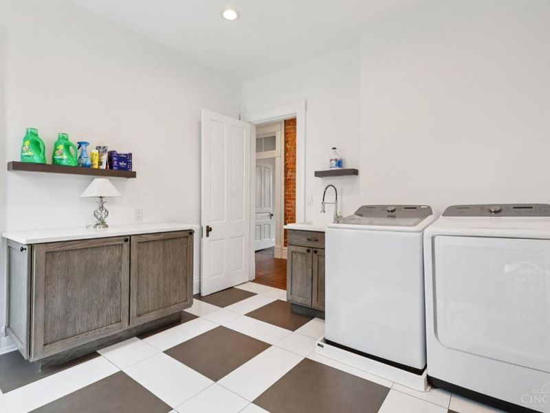 96 Woodsdale Ave, Cincinnati, OH 45216 Photo 37