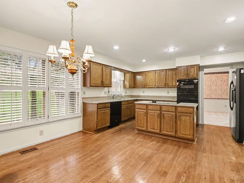 2289 Lauren Close, Anderson Twp, OH 45244 Photo 13