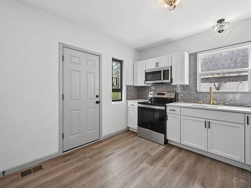 6826 Sampson Lane, Silverton, OH 45236 Photo 11