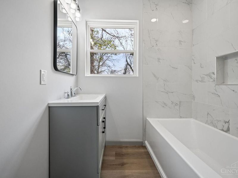 6826 Sampson Lane, Silverton, OH 45236 Photo 13