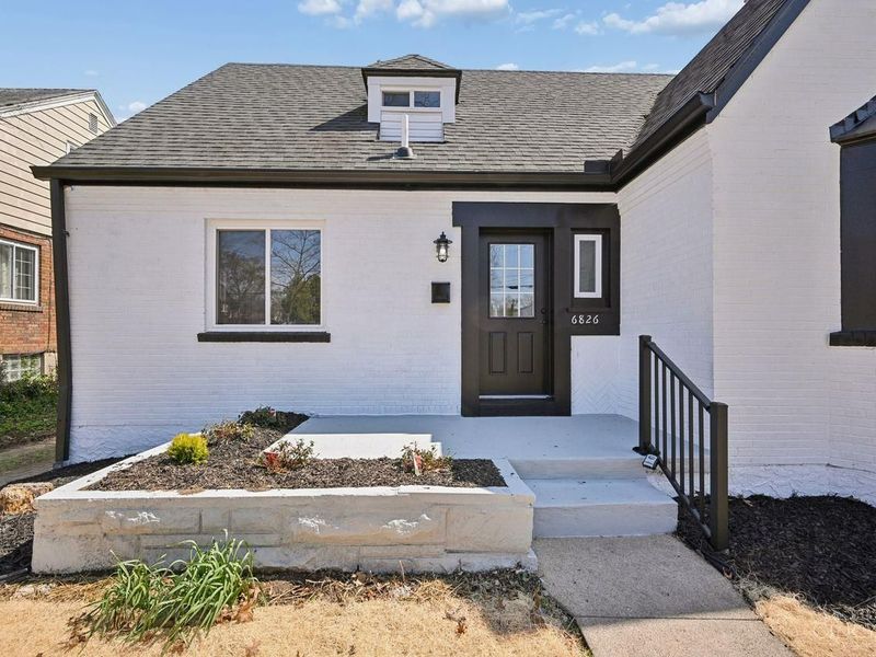 6826 Sampson Lane, Silverton, OH 45236 Photo 2