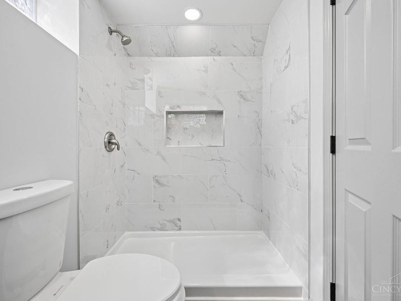 6826 Sampson Lane, Silverton, OH 45236 Photo 32