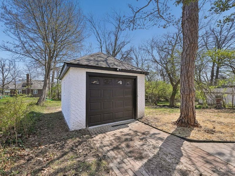 6826 Sampson Lane, Silverton, OH 45236 Photo 38