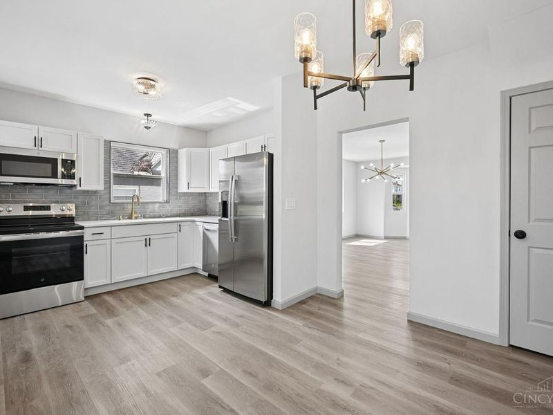 6826 Sampson Lane, Silverton, OH 45236 Photo 8