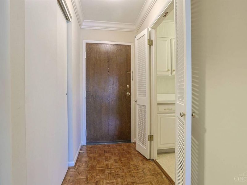 3809 Petosky Avenue, Unit 4, Mariemont, OH 45227 Photo 3