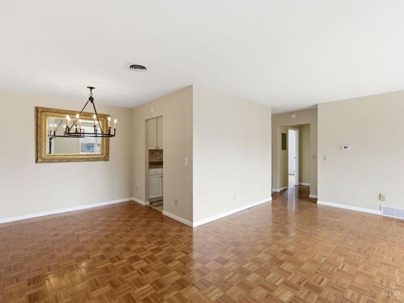 3825 Petoskey Avenue, Unit 31, Mariemont, OH 45227 Photo 11