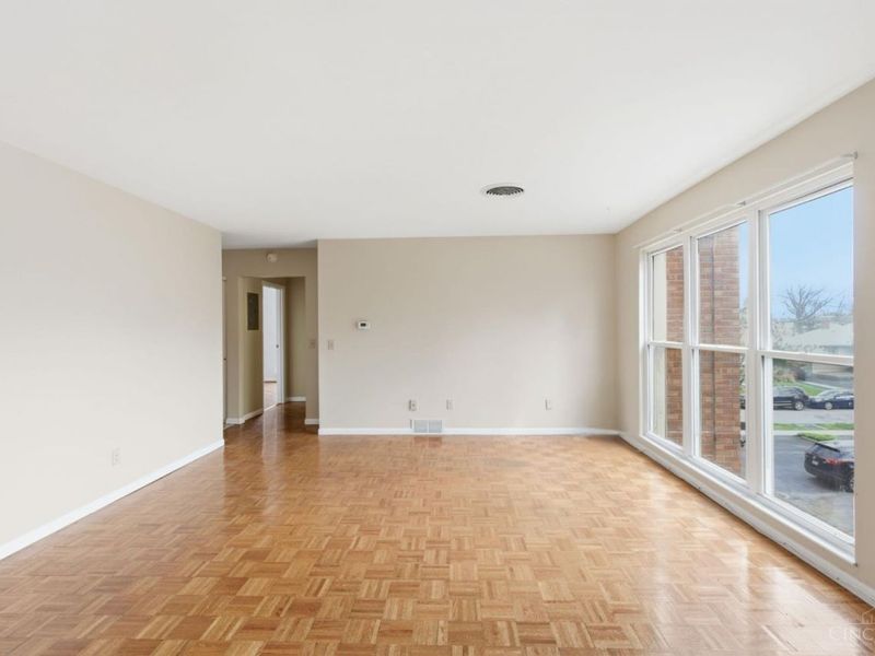 3825 Petoskey Avenue, Unit 31, Mariemont, OH 45227 Photo 12