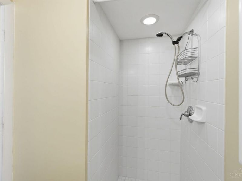 3825 Petoskey Avenue, Unit 31, Mariemont, OH 45227 Photo 21