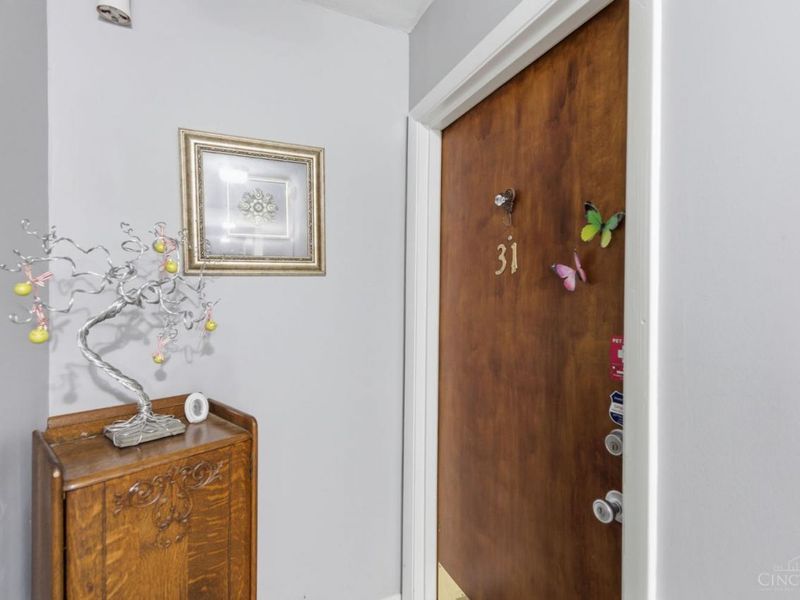 3825 Petoskey Avenue, Unit 31, Mariemont, OH 45227 Photo 3