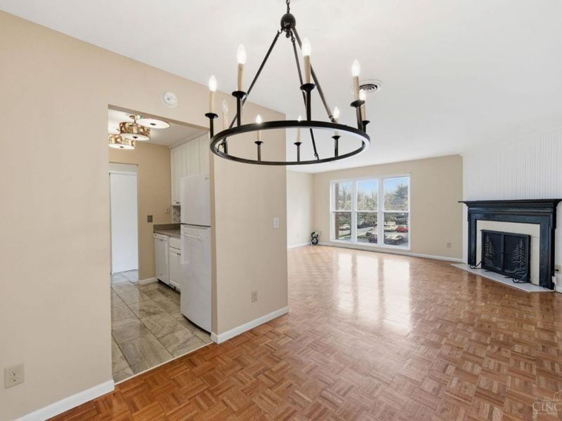 3825 Petoskey Avenue, Unit 31, Mariemont, OH 45227 Photo 8