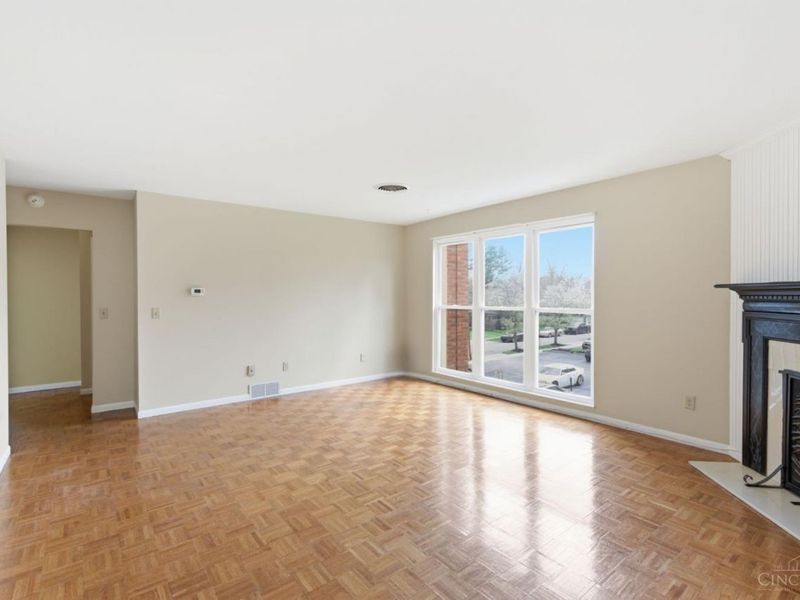 3825 Petoskey Avenue, Unit 31, Mariemont, OH 45227 Photo 9