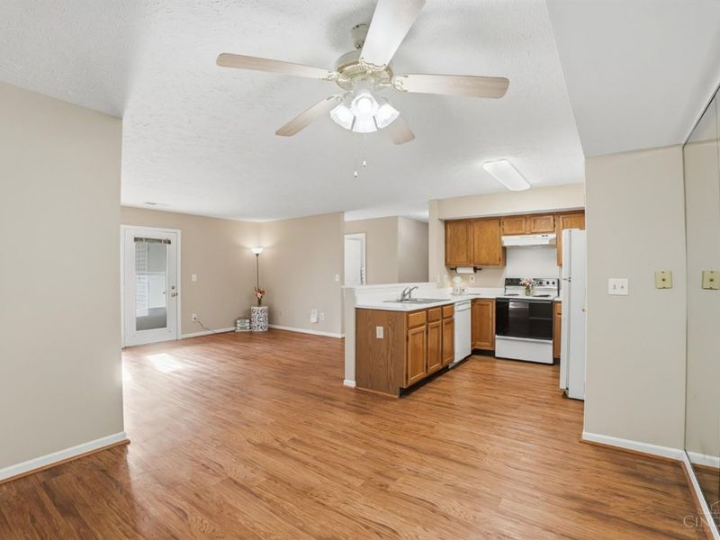 556 Aspen Glen Drive, Unit 802, Union Twp, OH 45244 Photo 14