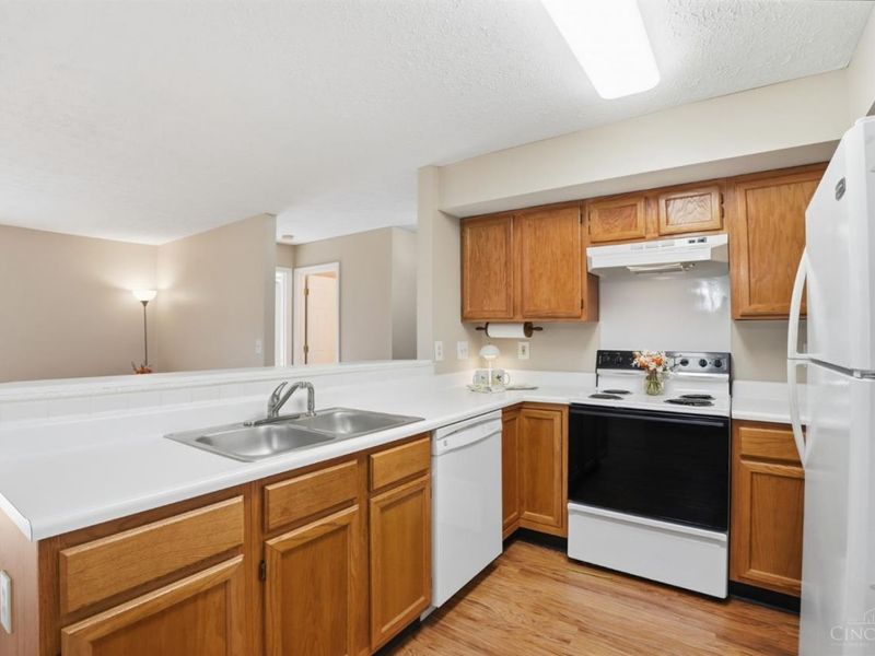 556 Aspen Glen Drive, Unit 802, Union Twp, OH 45244 Photo 16