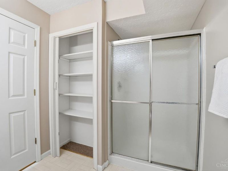 556 Aspen Glen Drive, Unit 802, Union Twp, OH 45244 Photo 24