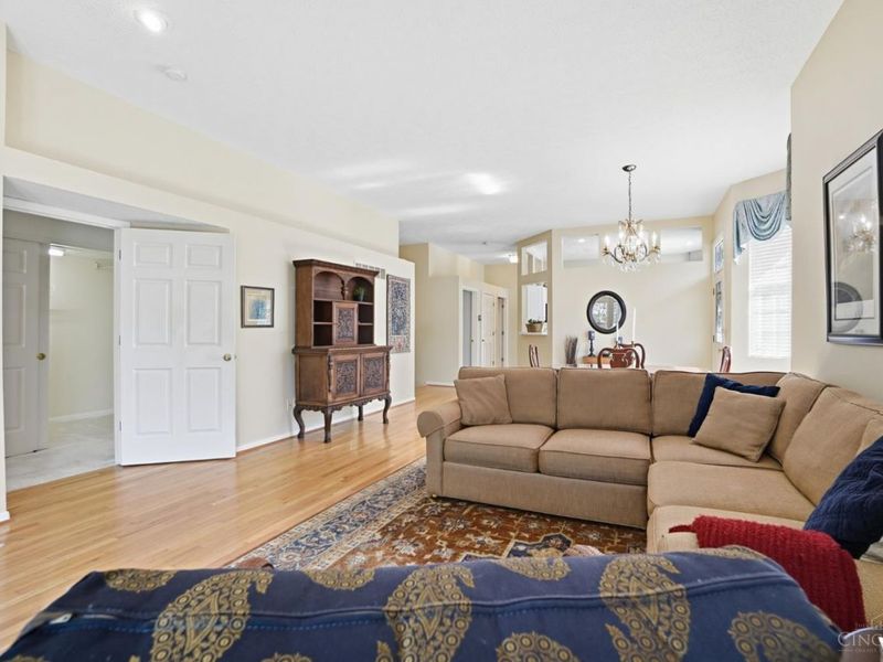 2469 Walnutview Court, Cincinnati, OH 45230 Photo 8