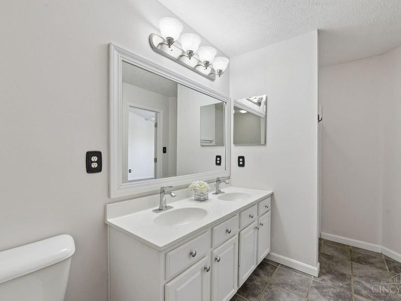 3855 Thorngate Drive, Mason, OH 45040 Photo 32