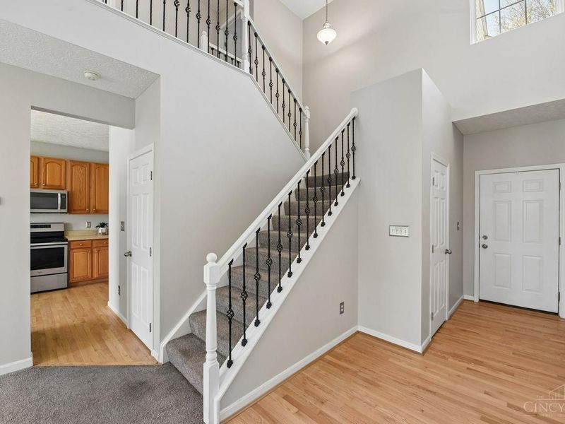 3855 Thorngate Drive, Mason, OH 45040 Photo 4