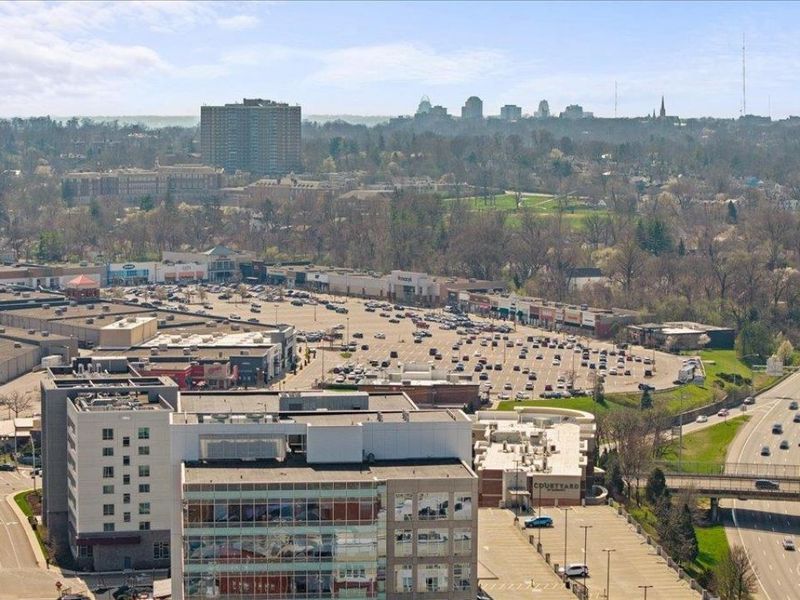 3906 Edwards Road, Unit B, Cincinnati, OH 45209 Photo 2