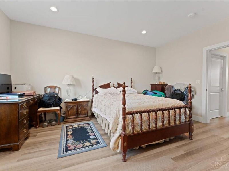3906 Edwards Road, Unit B, Cincinnati, OH 45209 Photo 32