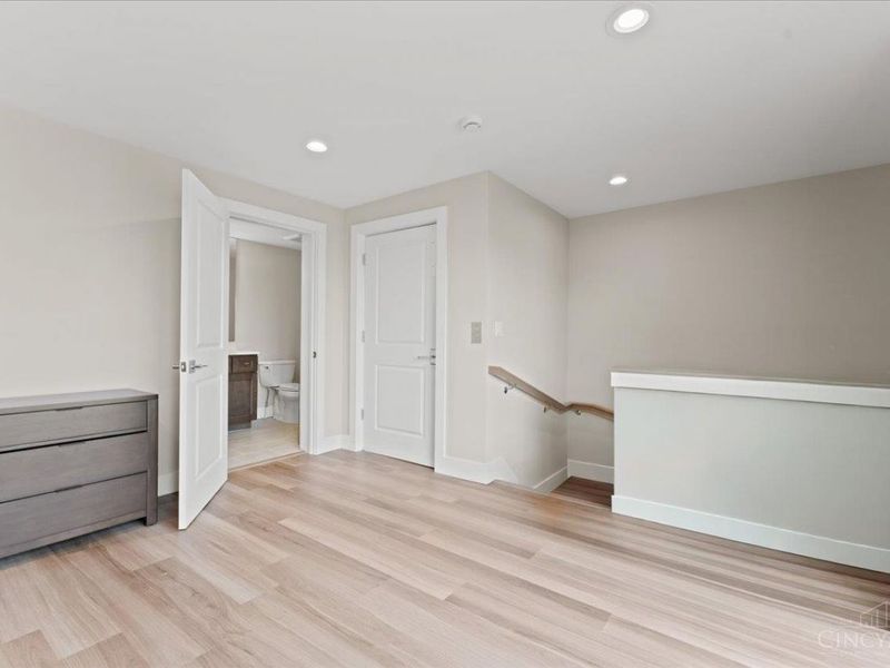 3906 Edwards Road, Unit B, Cincinnati, OH 45209 Photo 40